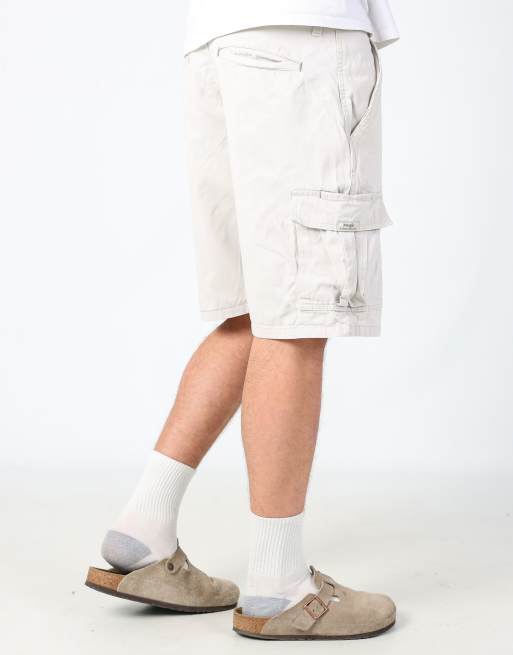 Vintage Wrangler 34x20 canvas cargo shorts in cream, 2 of 4