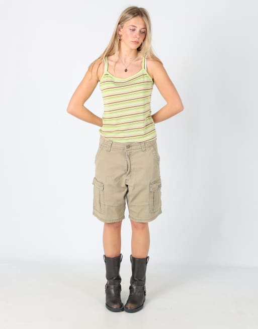 Vintage Wrangler 34x20 canvas cargo shorts in tan
