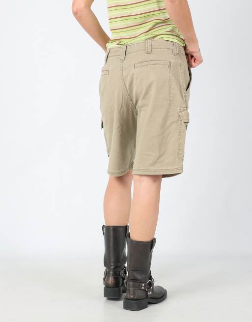 Vintage Wrangler 34x20 canvas cargo shorts in tan, 2 of 4