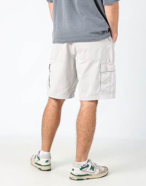 Vintage Wrangler 34x21 canvas cargo shorts in cream - view 1