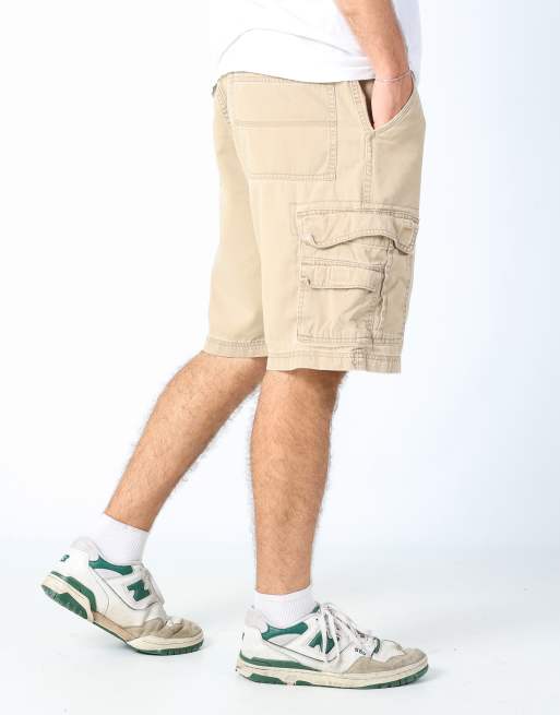 Vintage Wrangler 34x21 canvas cargo shorts in tan, 2 of 4