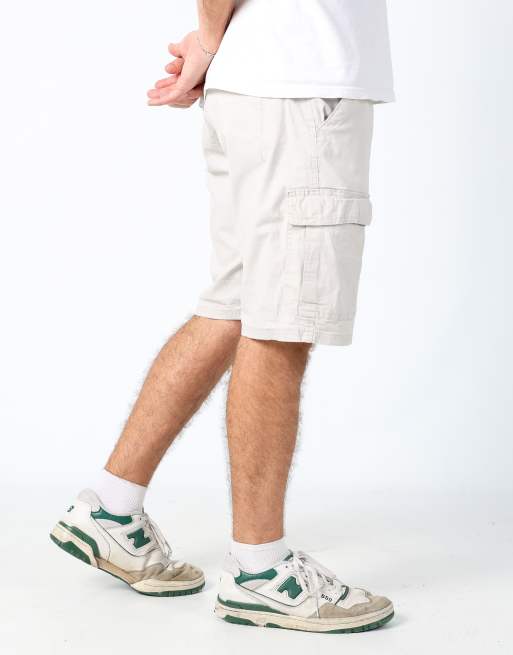 Vintage Wrangler 34x21 canvas cargo shorts in white