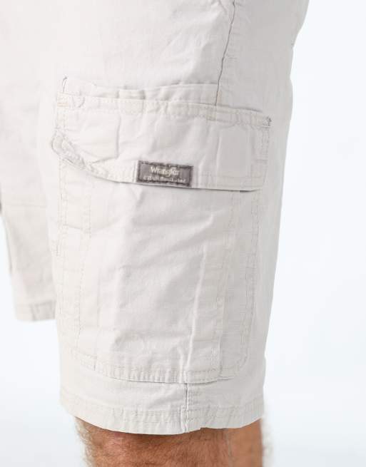 Vintage Wrangler 34x21 canvas cargo shorts in white, 4 of 4