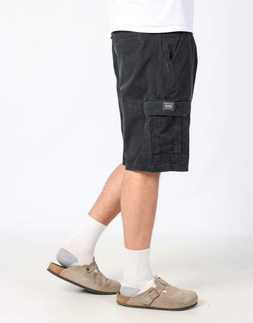 Vintage Wrangler 34x22 canvas cargo shorts in black