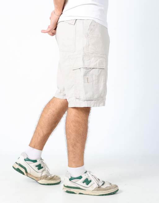 Vintage Wrangler 34x22 canvas cargo shorts in cream