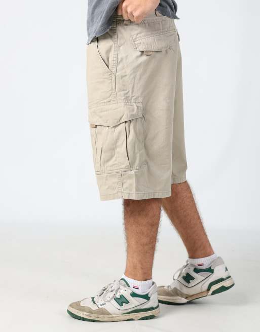 Vintage Wrangler 34x23 canvas cargo shorts in beige