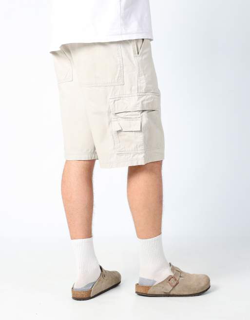 Vintage Wrangler 34x25 canvas cargo shorts in beige