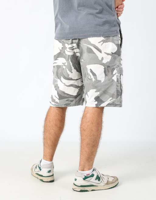 Vintage Wrangler 36x20 canvas cargo shorts in light grey