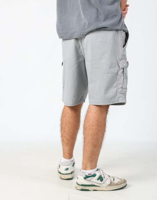 Vintage Wrangler 36x21 canvas cargo shorts in grey, 2 of 4
