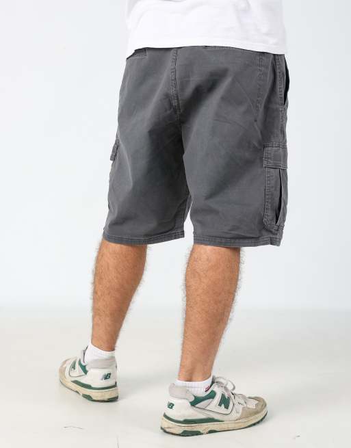 Vintage Wrangler 36x21 canvas cargo shorts in grey, 2 of 4