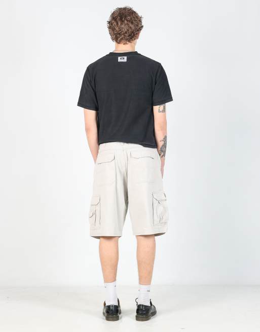 Vintage Wrangler 36x22 canvas cargo shorts in beige, 3 of 4