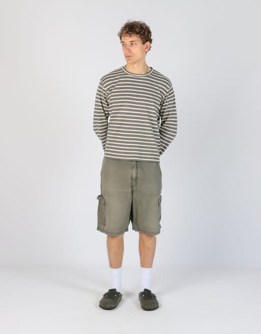 Vintage Wrangler 36x22 canvas cargo shorts in dark green