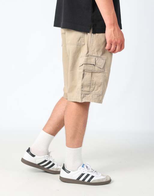 Vintage Wrangler 36x22 canvas cargo shorts in tan