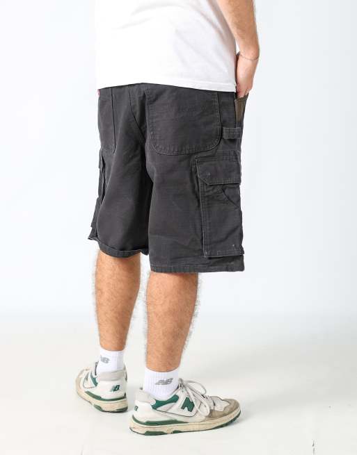 Vintage Wrangler 36x22 canvas carpenter baggy shorts in black, 2 of 4