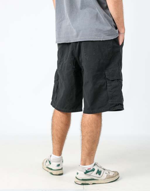 Vintage Wrangler 36x23 canvas cargo shorts in black