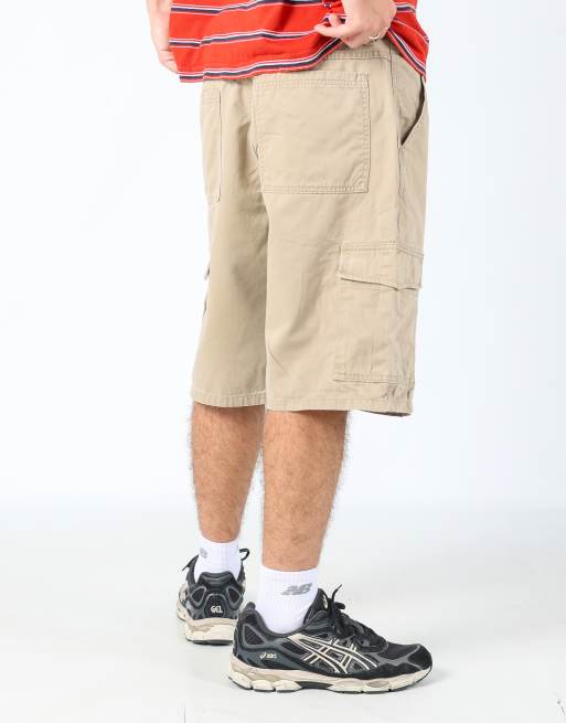 Vintage Wrangler 36x23 canvas cargo shorts in tan