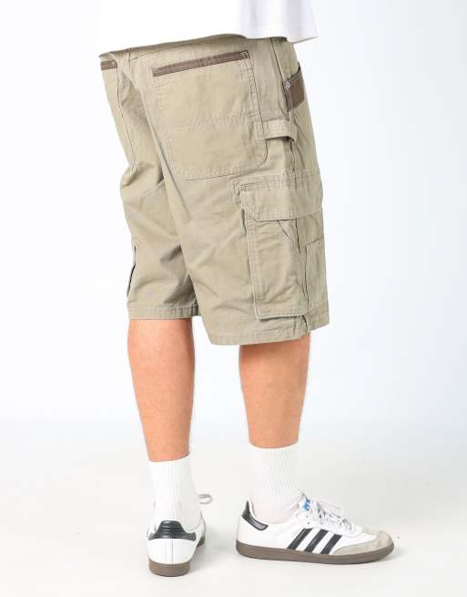 Vintage Wrangler 36x23 canvas carpenter baggy shorts in light green, 2 of 4