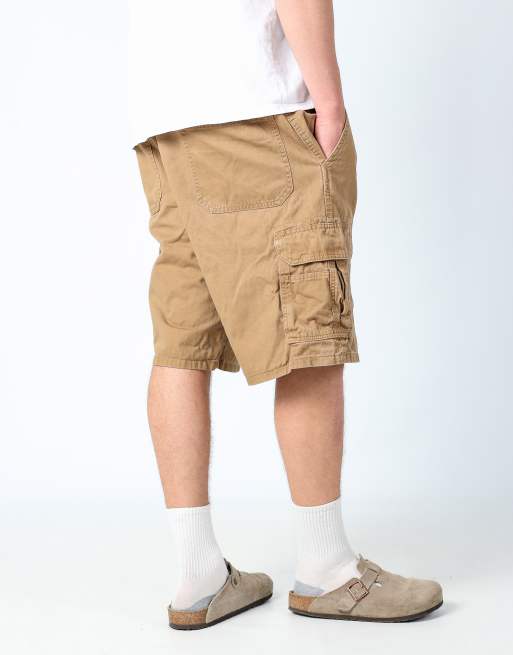 Vintage Wrangler 36x25 canvas cargo shorts in tan