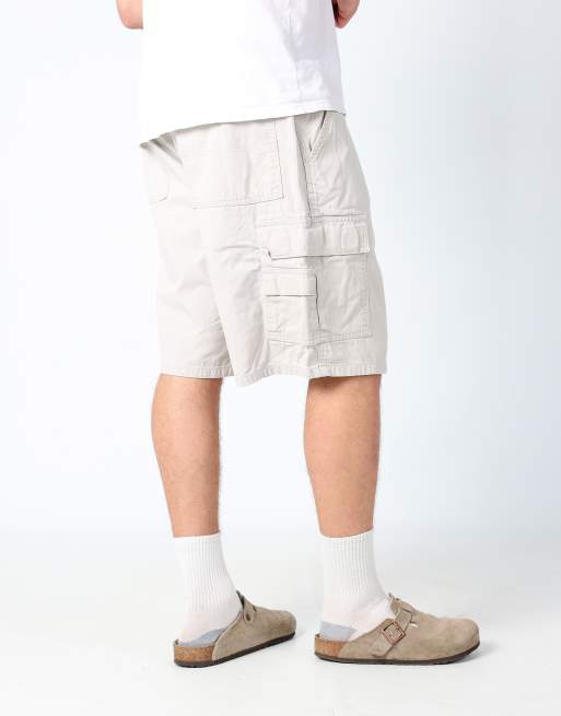 Vintage Wrangler 36x26 canvas cargo shorts in beige, 2 of 4