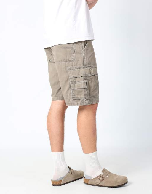 Vintage Wrangler 36x26 canvas cargo shorts in bronze