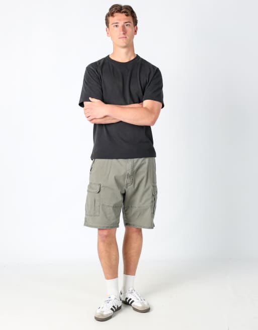 Vintage Wrangler 36x29 canvas cargo shorts in dark green