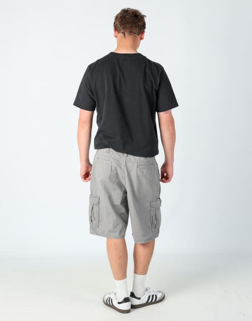 Vintage Wrangler 36x33 canvas cargo shorts in grey, 3 of 4
