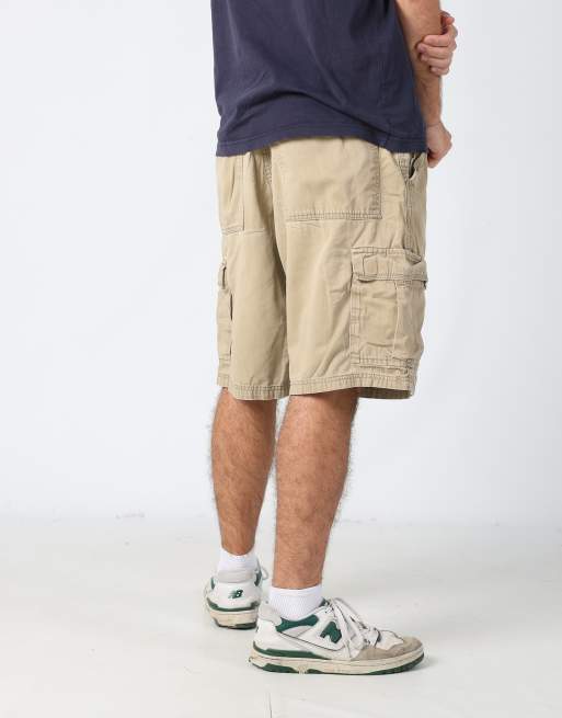 Vintage Wrangler 36x49 canvas cargo shorts in tan