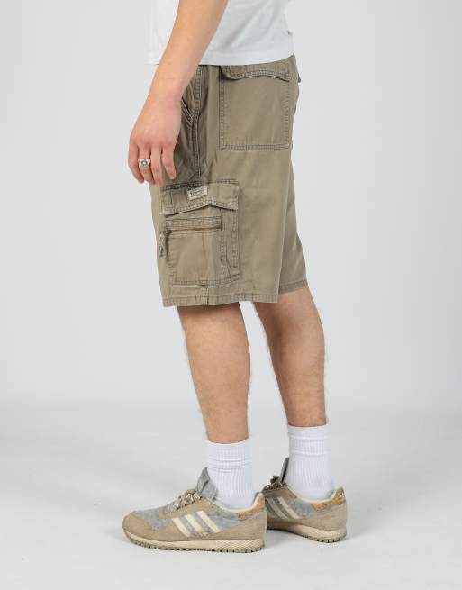 Vintage Wrangler 36x50 canvas cargo shorts in khaki green