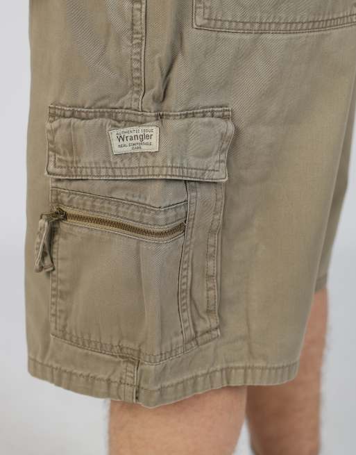 Vintage Wrangler 36x50 canvas cargo shorts in khaki green, 4 of 4