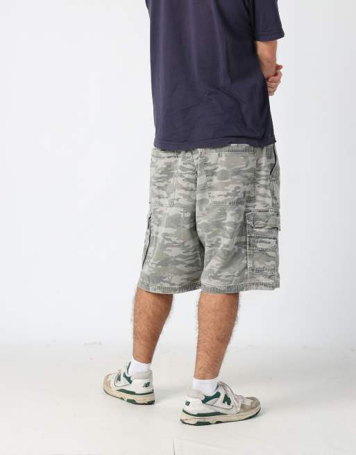 Vintage Wrangler 36x54 canvas cargo shorts in grey