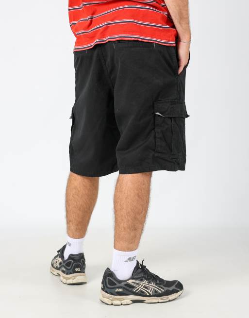 Vintage Wrangler 38x22 canvas cargo shorts in black