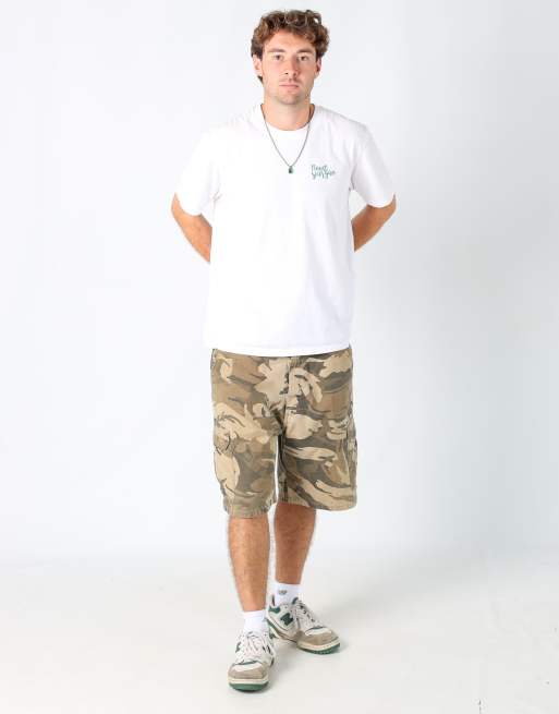 Vintage Wrangler 38x22 canvas cargo shorts in khaki green