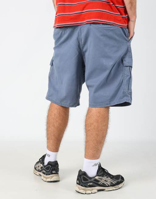 Vintage Wrangler 38x22 canvas cargo shorts in light blue, 2 of 4