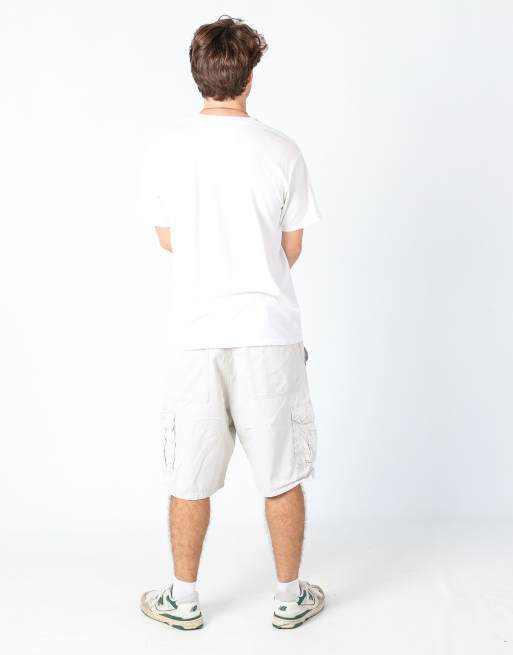 Vintage Wrangler 38x23 canvas cargo shorts in cream, 3 of 4