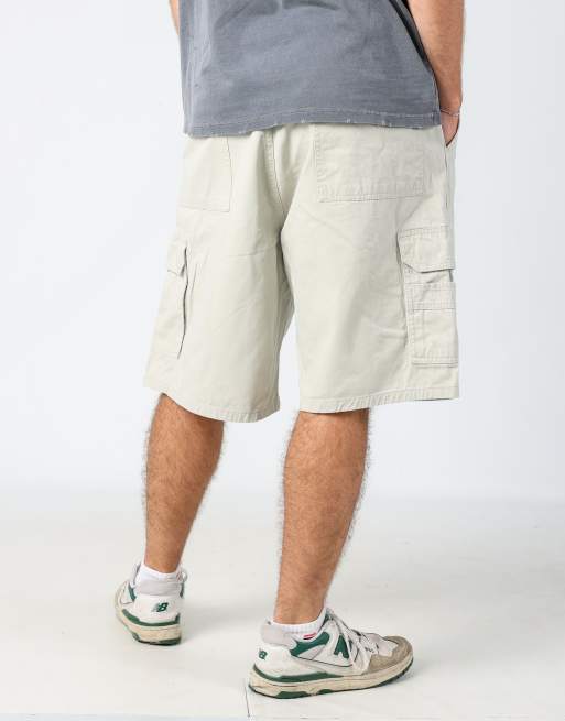 Vintage Wrangler 38x23 canvas cargo shorts in ivory, 2 of 4