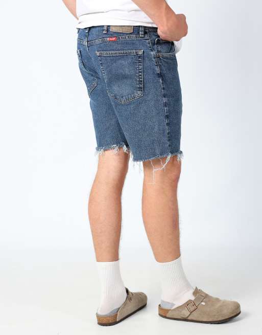 Vintage Wrangler 38x23 denim shorts in navy blue