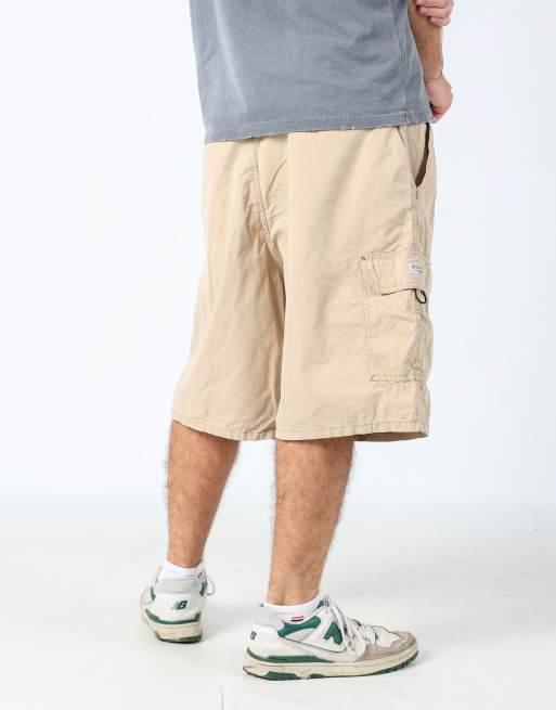 Vintage Wrangler 38x24 canvas cargo shorts in tan