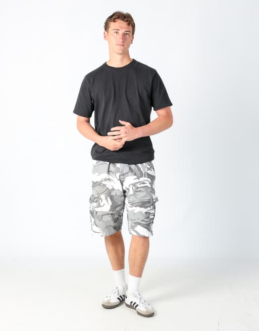 Vintage Wrangler camo 32x31 canvas cargo shorts in grey