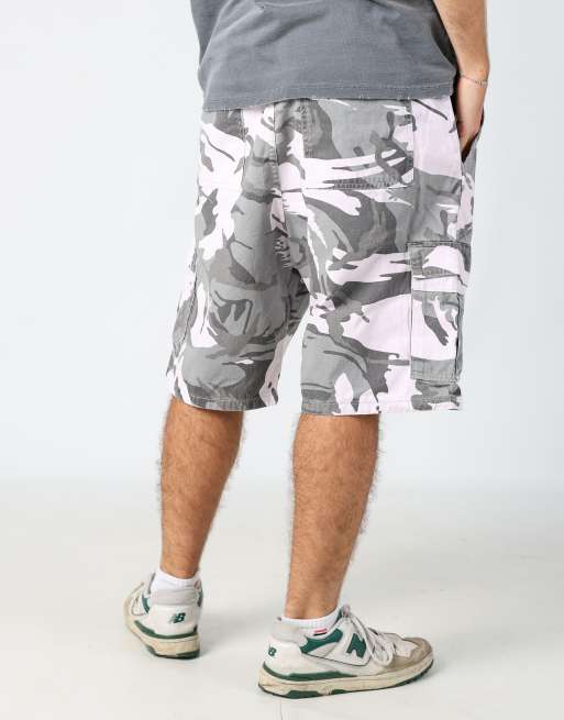 Vintage Wrangler camo 36x23 canvas cargo shorts in charcoal grey