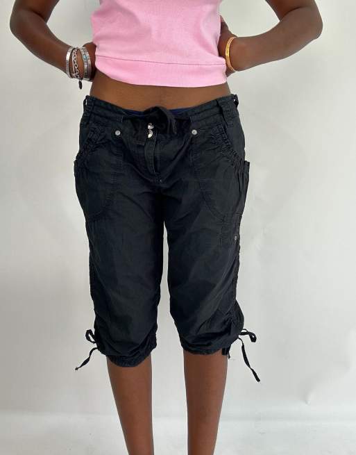 Vintage Y2K 3/4 length clockhouse cargo trousers in black