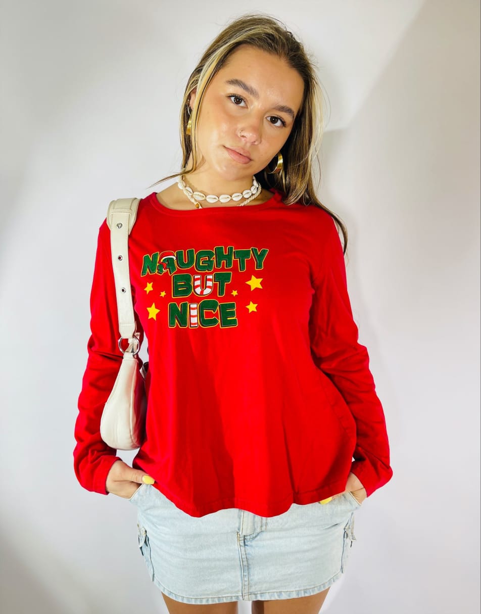 Vintage Y2K Christmas Size L Naughty But Nice T-Shirt in Red