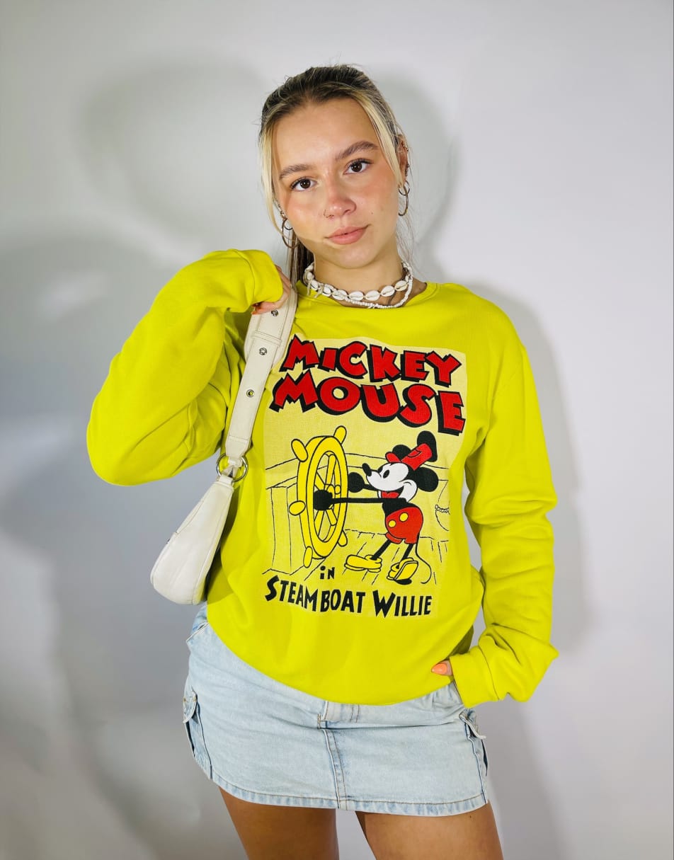 Vintage Y2K Disney Size M Mickey Mouse Sweatshirt in Yellow