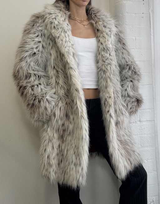 Vintage y2k fluffy faux fur midi coat size l in white