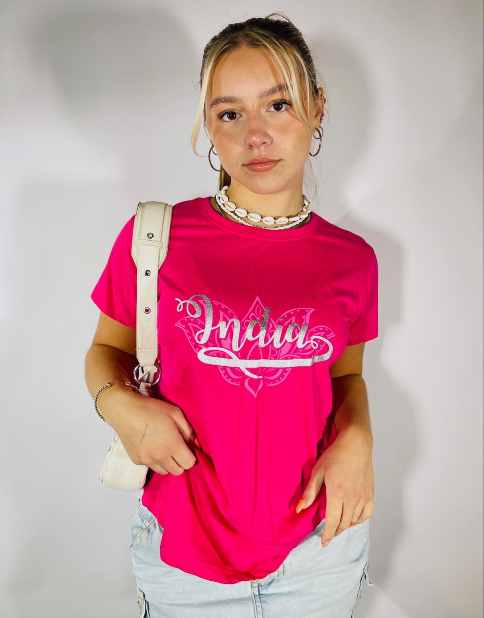 Vintage Y2K India Size XL t-shirt in pink