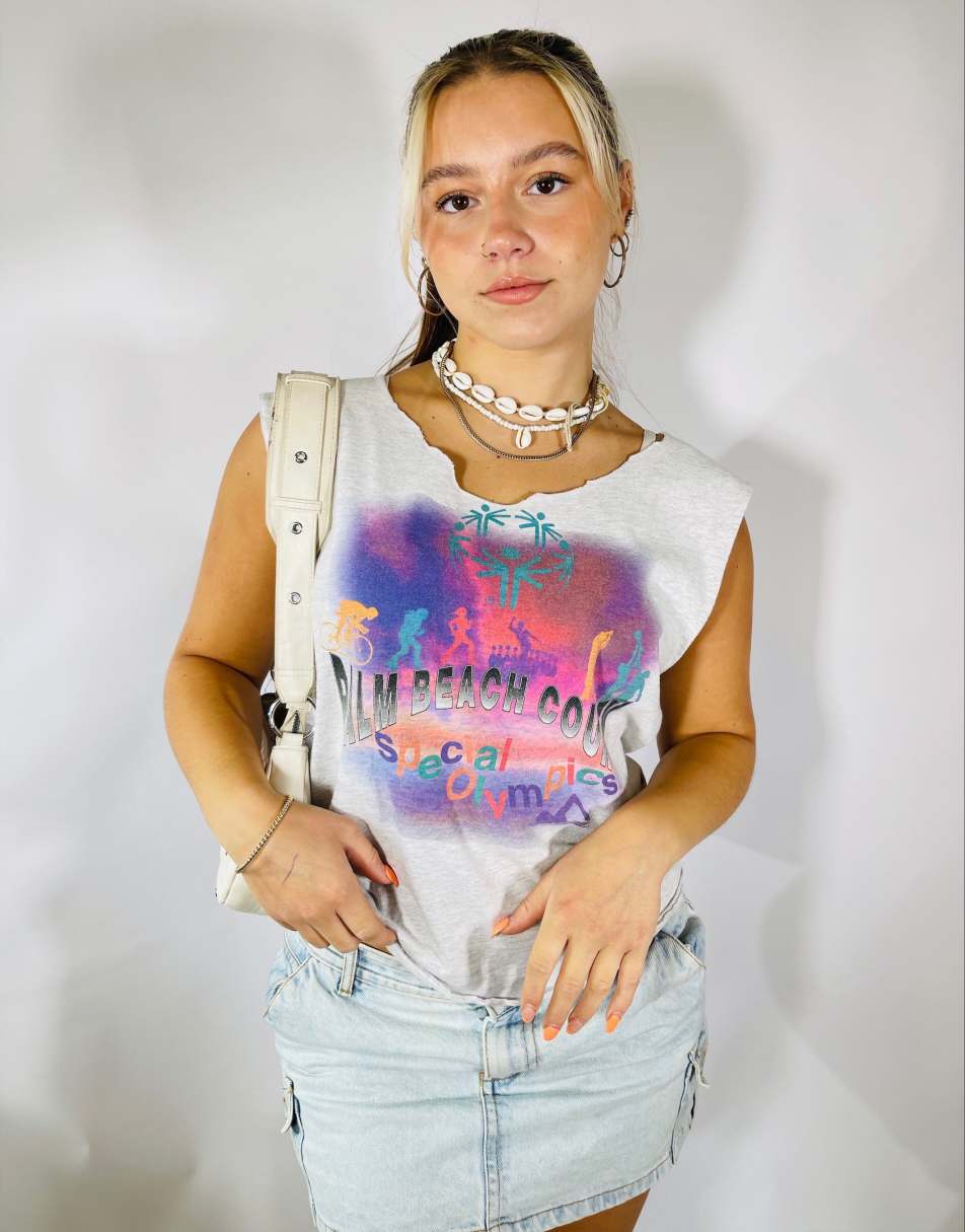 Vintage Y2K Palm Beach Size M Graphic T-Shirt in Grey