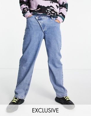 фото Винтажные джинсы с асимметричным поясом collusion x014-голубой