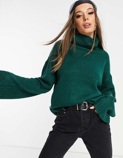 Violet Romance – Gruby sweter z odwijanym golfem w kolorze leśnej zieleni