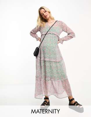 Violet Romance Maternity - Wadenlanges, gestuftes Kleid mit Knopfleiste und Blumenmuster-Bunt