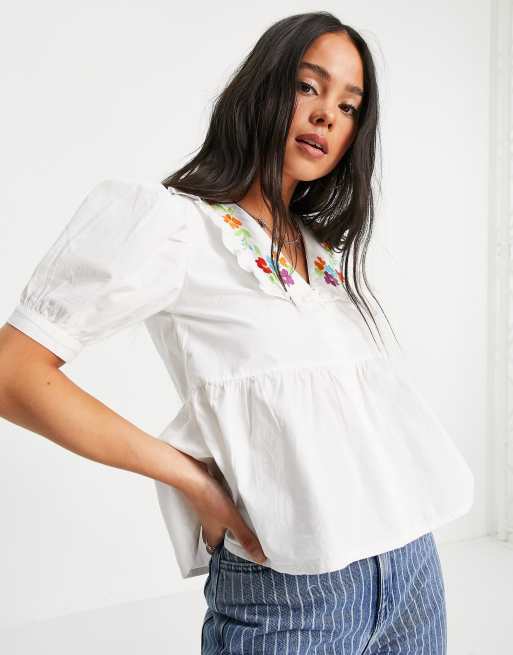 Violet Romance - Peter Pan - Bluse med blomsterbroderi i hvid, 3 af 4