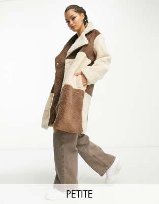 Violet Romance Petite oversized borg coat in colourblock-Brown